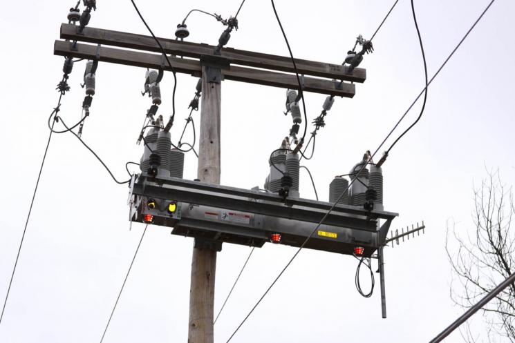 EPB’s $226 million Smart Grid Investment Grant project, part of the Energy Department's Recovery Act funding has allowed upgrades on its distribution system and the installation of “smart” switches and sensor equipment for 164 distribution circuits as well as the deployment of approximately 1500 smart switches system-wide. Thanks to these smart grid technologies, EPB saved thousands of hours of outage time for their consumers. | DoE photo EPB’s $226 million Smart Grid Investment Grant project, part of the Energy Department's Recovery Act funding has allowed upgrades on its distribution system and the installation of “smart” switches and sensor equipment for 164 distribution circuits as well as the deployment of approximately 1500 smart switches system-wide. Thanks to these smart grid technologies, EPB saved thousands of hours of outage time for their consumers. | DoE photo
