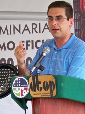 EAA Executive Director Luis Bernal addresses an audience about Puerto Rico’s State Energy Program. | Photo courtesy EAA EAA Executive Director Luis Bernal addresses an audience about Puerto Rico’s State Energy Program. | Photo courtesy EAA