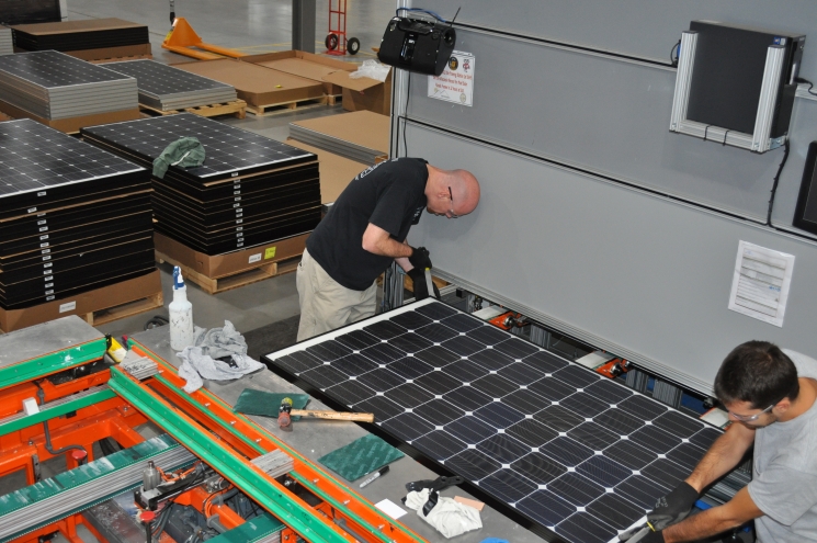 Inside the Helios Solar Works manufacturing facility. | Photo courtesy of Helios Solar Works. 