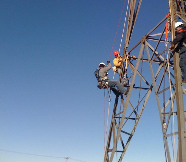 Gemini's Wind Turbine Tower Rescue courses provide wind technicians with training in safety at height, emergency escape systems and rescue. This course is designed to prepare wind technicians with the knowledge and emergency procedures specific to wind turbines. | Photo by Claudia Trevizo. Gemini's Wind Turbine Tower Rescue courses provide wind technicians with training in safety at height, emergency escape systems and rescue. This course is designed to prepare wind technicians with the knowledge and emergency procedures specific to wind turbines. | Photo by Claudia Trevizo.