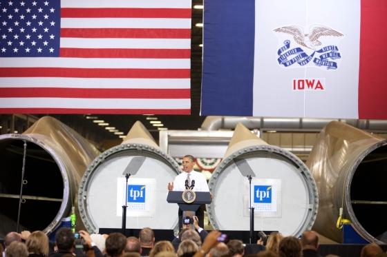 President Barack Obama delivers remarks at TPI Composites wind turbine blade facility in Newton, Iowa. | Photo Courtesy of the White House. President Barack Obama delivers remarks at TPI Composites wind turbine blade facility in Newton, Iowa. | Photo Courtesy of the White House.