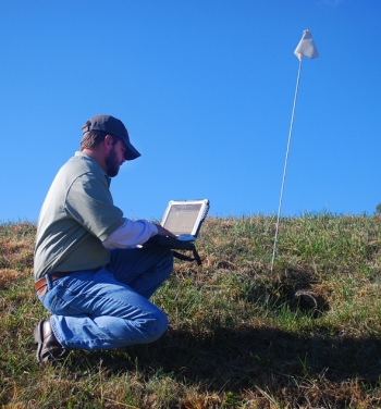 Oak Ridgeâs environmental database contains data from more than 14 million field samples. These samples provide a clear picture of clean and contaminated areas at the site. Oak Ridgeâs environmental database contains data from more than 14 million field samples. These samples provide a clear picture of clean and contaminated areas at the site.