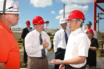 Secretary Steven Chu visited Kapolei, Hawaii, to check on the process of an integrated biorefinery project awarded $25 million through the Recovery Act to construct the facility. | Image courtesy of the Energy Department. Secretary Steven Chu visited Kapolei, Hawaii, to check on the process of an integrated biorefinery project awarded $25 million through the Recovery Act to construct the facility. | Image courtesy of the Energy Department.