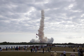 Smoke cloud from Endeavour's Final Launge | Photo: NASA, Troy Cryder Smoke cloud from Endeavour's Final Launge | Photo: NASA, Troy Cryder