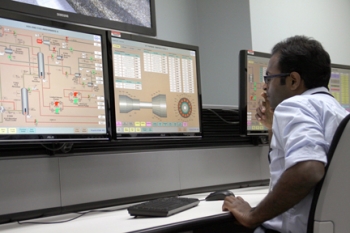 AVESTAR provides high-quality, hands-on, simulator-based workforce training delivered by an experienced team of power industry training professionals for West Virginia students. | Photo courtesy of the Office of Fossil Energy. AVESTAR provides high-quality, hands-on, simulator-based workforce training delivered by an experienced team of power industry training professionals for West Virginia students. | Photo courtesy of the Office of Fossil Energy.