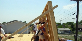 Building or remodeling a home provides an opportunity to build energy-efficiency into your design from the ground up. | Photo courtesy of Paul Norton, National Renewable Energy Laboratory Building or remodeling a home provides an opportunity to build energy-efficiency into your design from the ground up. | Photo courtesy of Paul Norton, National Renewable Energy Laboratory