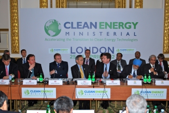 Prime Minister David Cameron, Secretary of State Edward Davey, Energy Department Secretary Steven Chu and Minister of State Greg Barker at the third Clean Energy Ministerial event in London on 26 April 2012. | Photo courtesy of the <a href="http://www.decc.gov.uk/">Department of Energy and Climate Change</a>. Prime Minister David Cameron, Secretary of State Edward Davey, Energy Department Secretary Steven Chu and Minister of State Greg Barker at the third Clean Energy Ministerial event in London on 26 April 2012. | Photo courtesy of the <a href="http://www.decc.gov.uk/">Department of Energy and Climate Change</a>.