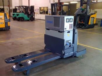 Baldor Specialty Foods relies on fuel cell technology from Oorja Protonics to power lift-trucks like the one pictured above, refueling takes less than one minute | Photo Courtesy of Oorja Protonics. Baldor Specialty Foods relies on fuel cell technology from Oorja Protonics to power lift-trucks like the one pictured above, refueling takes less than one minute | Photo Courtesy of Oorja Protonics.