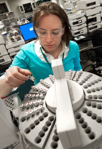 Lieve Laurens is a senior research scientist in the Bioprocess Research and Development group at the National Renewable Energy Laboratory. Lieve Laurens is a senior research scientist in the Bioprocess Research and Development group at the National Renewable Energy Laboratory.
