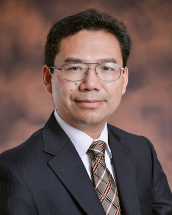 Dr. Ping Liu of ARPA-E discusses the RANGE program and its innovative approach to energy storage for electric vehicles. | Photo courtesy of ARPA-E. Dr. Ping Liu of ARPA-E discusses the RANGE program and its innovative approach to energy storage for electric vehicles. | Photo courtesy of ARPA-E.