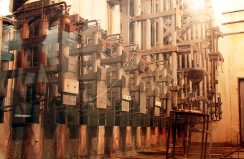 Workers are removing pencil tank units ranging in size from 3 to 25 feet long to help prepare the Plutonium Finishing Plant for demolition. Workers are removing pencil tank units ranging in size from 3 to 25 feet long to help prepare the Plutonium Finishing Plant for demolition.
