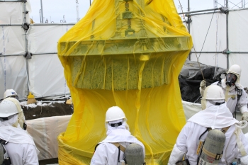 In December 2010, workers cut a 55-inch diameter hole in the top of one of Hanfordâs single-shell tanks in order to accommodate the MARS technology. The core and its associated cutting equipment were removed from the tank and encased in a yellow plastic sleeve to prevent the potential spread of contamination. In December 2010, workers cut a 55-inch diameter hole in the top of one of Hanfordâs single-shell tanks in order to accommodate the MARS technology. The core and its associated cutting equipment were removed from the tank and encased in a yellow plastic sleeve to prevent the potential spread of contamination.
