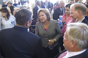 New Mexico Governor Susana Martinez greets Terry Aguilar, governor of San Ildefonso Pueblo, while Frank Marcinowski (lower right), EM deputy assistant secretary of waste management, and Dan Cox, LANL associate deputy director for environmental affairs, look on. New Mexico Governor Susana Martinez greets Terry Aguilar, governor of San Ildefonso Pueblo, while Frank Marcinowski (lower right), EM deputy assistant secretary of waste management, and Dan Cox, LANL associate deputy director for environmental affairs, look on.