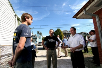 Secretary Chu meets with St. Bernard Project co-founder Zack Rosenberg | Courtesy of St. Bernard Project Secretary Chu meets with St. Bernard Project co-founder Zack Rosenberg | Courtesy of St. Bernard Project