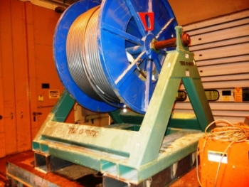 The new wire rope before installation. The new wire rope before installation.