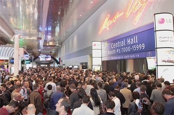 Excited attendees flood into the Central Hall exhibits to see the latest and greatest in technology at the 2013 International CES. | 2013 International CES Excited attendees flood into the Central Hall exhibits to see the latest and greatest in technology at the 2013 International CES. | 2013 International CES