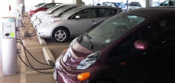 If your employer offers it, charging your car at work is just one benefit of driving a plug-in electric vehicle. | Photo courtesy of Erik Nelsen, NREL. If your employer offers it, charging your car at work is just one benefit of driving a plug-in electric vehicle. | Photo courtesy of Erik Nelsen, NREL.