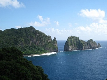American Samoa is located in the South Pacific Ocean, with temperature around 80 degrees year round. | Photo courtesy of Maleleg American Samoa is located in the South Pacific Ocean, with temperature around 80 degrees year round. | Photo courtesy of Maleleg