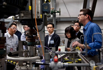 Japanese Officials Draw on Expertise of National Laboratories for Fukushima Plant Cleanup Japanese Officials Draw on Expertise of National Laboratories for Fukushima Plant Cleanup