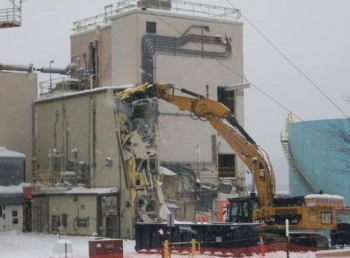 Workers demolish the West Valley Demonstration Project's largest and most complex ancillary facility. Workers demolish the West Valley Demonstration Project's largest and most complex ancillary facility.