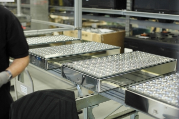 Soitec's concentrating photovoltaic modules use Fresnel lenses to concentrate sunlight 500 times and focus it onto small, high-efficiency solar cells. | Photo by Matthias Heyde, Fraunhofer Institute. Soitec's concentrating photovoltaic modules use Fresnel lenses to concentrate sunlight 500 times and focus it onto small, high-efficiency solar cells. | Photo by Matthias Heyde, Fraunhofer Institute.