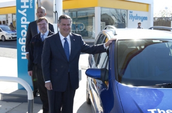 November 10, 2004: First hydrogen refueling station opens in Washington, DC. November 10, 2004: First hydrogen refueling station opens in Washington, DC.