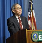 Secretary Chu presents the FY 2011 Small Business Award Winners at an award ceremony yesterday at the Energy Department headquarters in Washington, DC. | Energy Department photo.