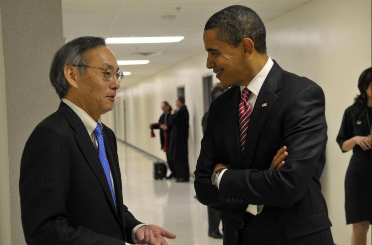 Energy Secretary Steven Chu speaks with President Barack Obama. | Energy Department Photo Energy Secretary Steven Chu speaks with President Barack Obama. | Energy Department Photo